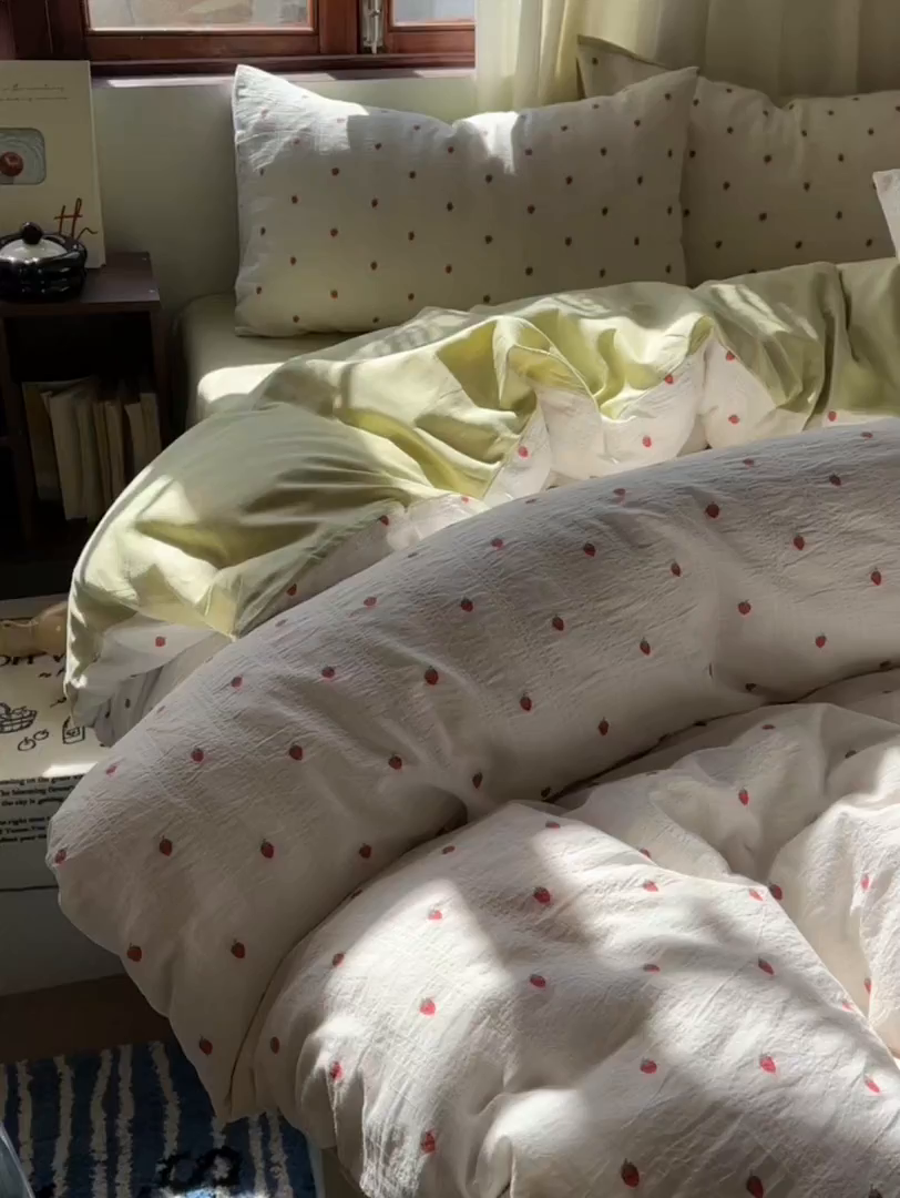 91家纺网 家纺一手货源 找家纺 田野 2026新款水洗棉提花人字小清新系列四件套 草莓奶绿