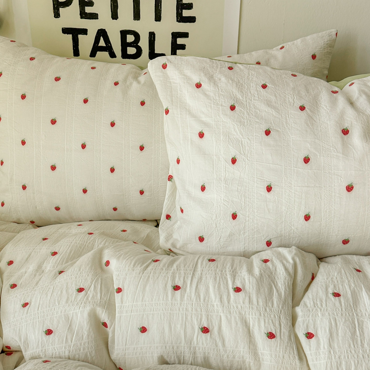 91家纺网 家纺一手货源 找家纺 田野 2026新款水洗棉提花人字小清新系列四件套 草莓奶绿