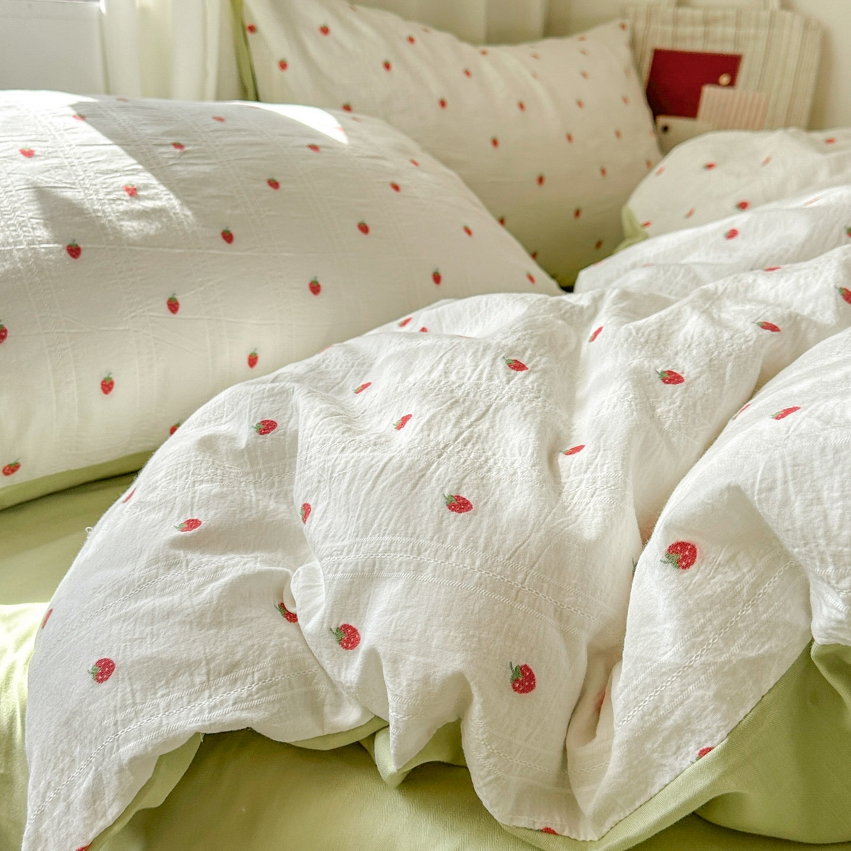 91家纺网 家纺一手货源 找家纺 田野 2026新款水洗棉提花人字小清新系列四件套 草莓奶绿