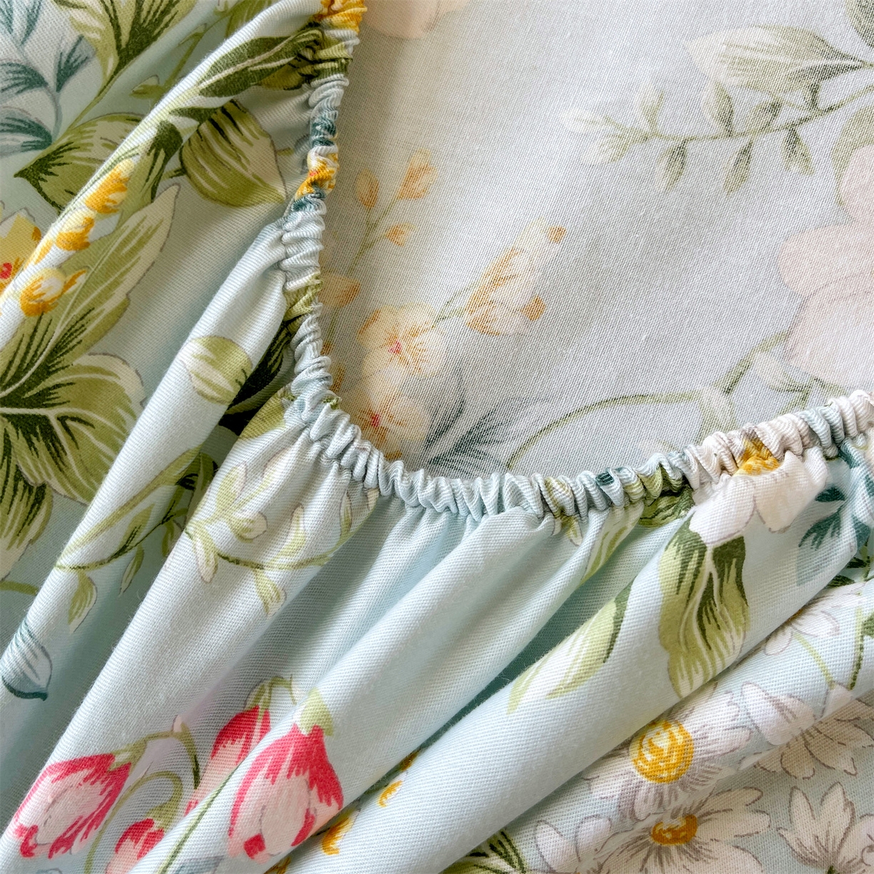 91家纺网 家纺一手货源 找家纺 宝齐莱家纺 2026新款全棉纯棉13372印花单床笠床笠单件 午后花园