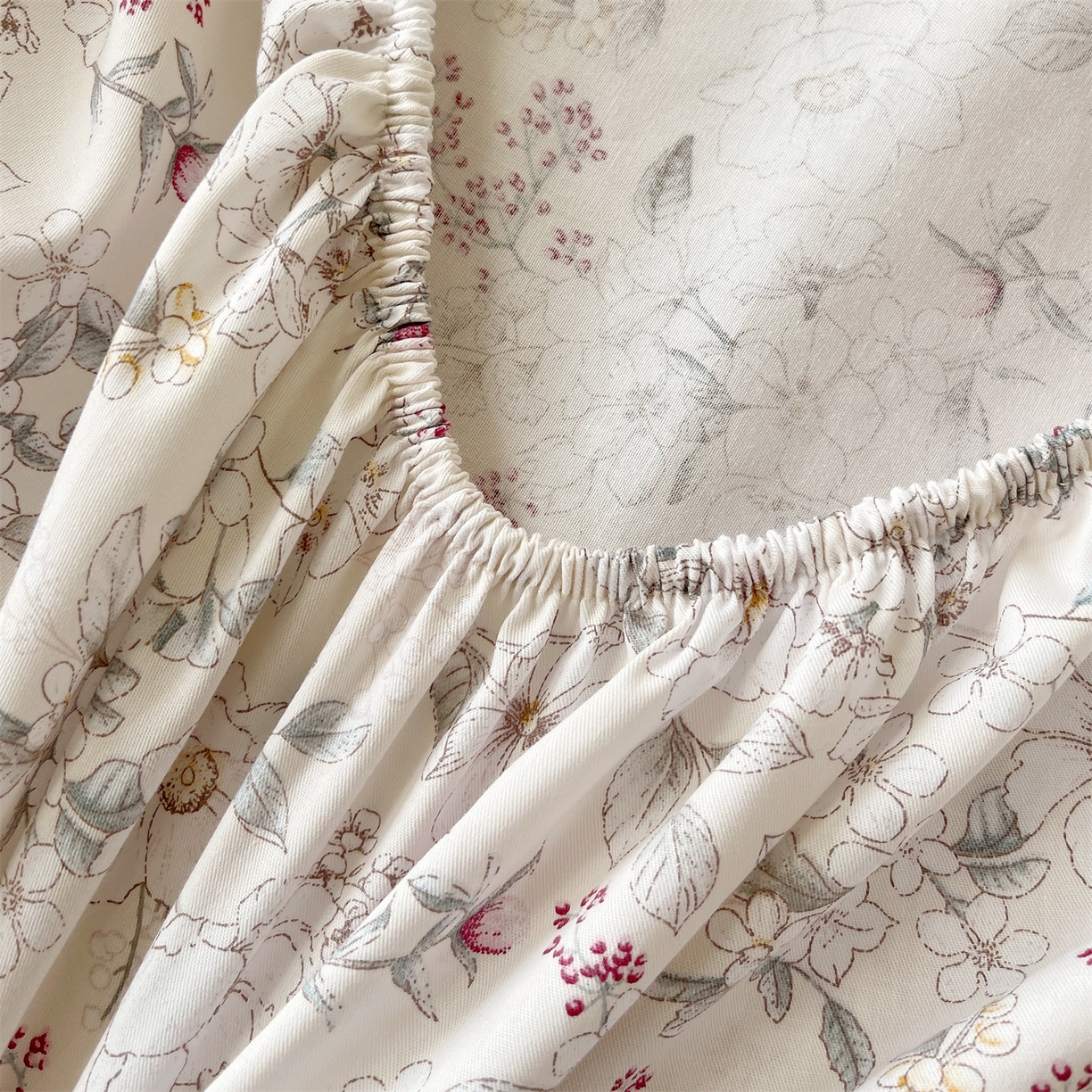 91家纺网 家纺一手货源 找家纺 宝齐莱家纺 2026新款全棉纯棉13372印花单床笠床笠单件 烟花间