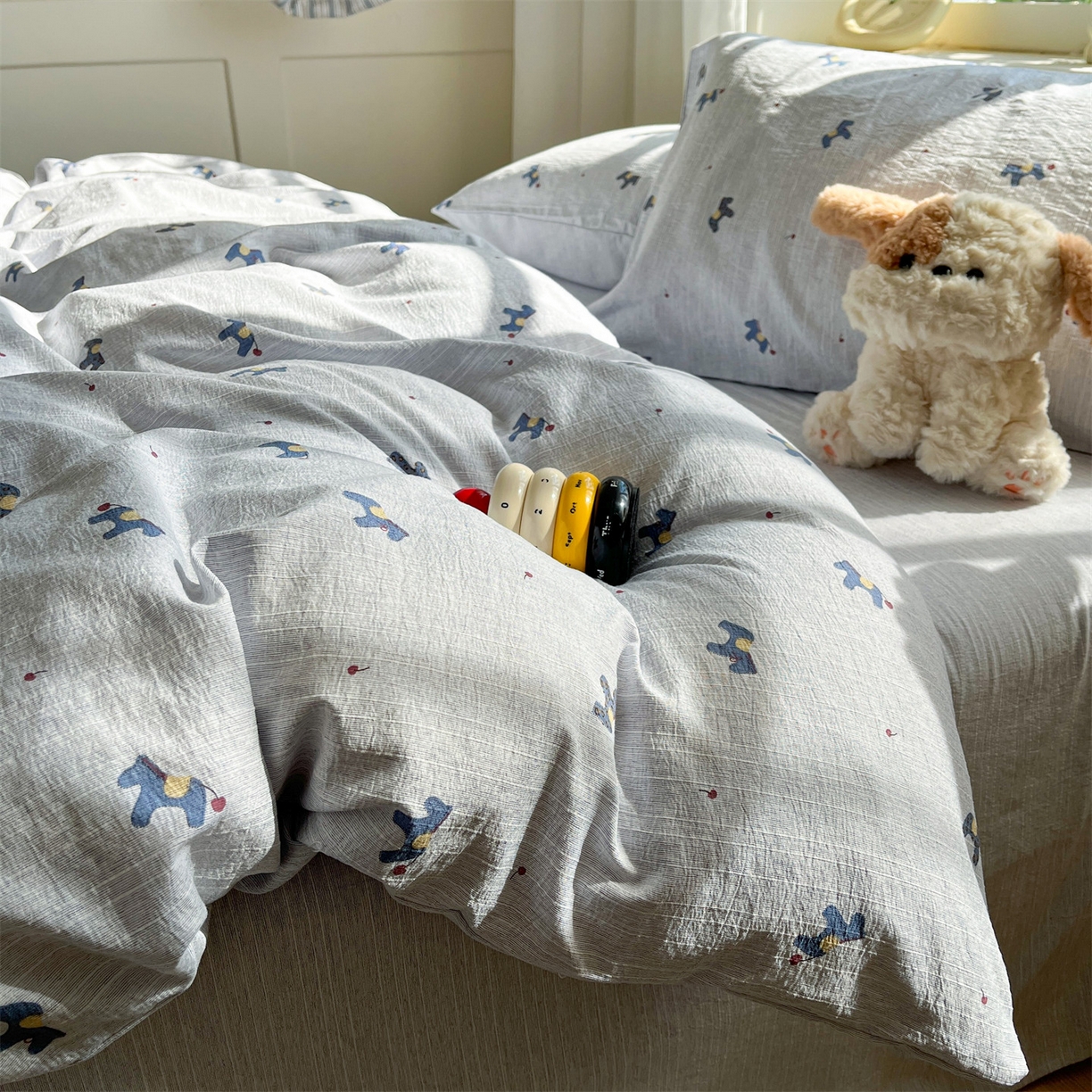 91家纺网 家纺一手货源 找家纺 盛秋家纺 2026春夏新款亲肤舒适色织四件套-洛基系列 宝丽+牛奶蓝