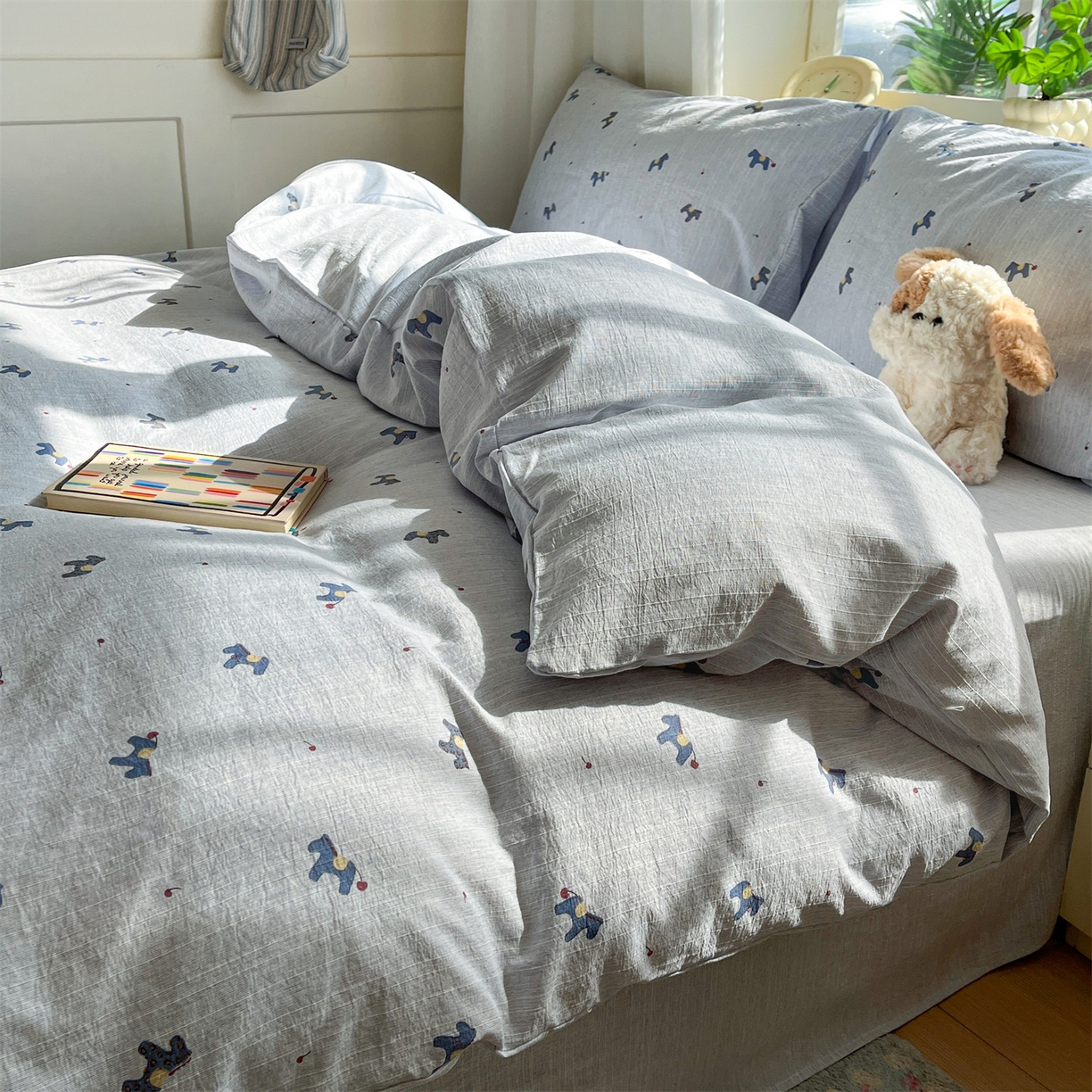 91家纺网 家纺一手货源 找家纺 盛秋家纺 2026春夏新款亲肤舒适色织四件套-洛基系列 宝丽+牛奶蓝