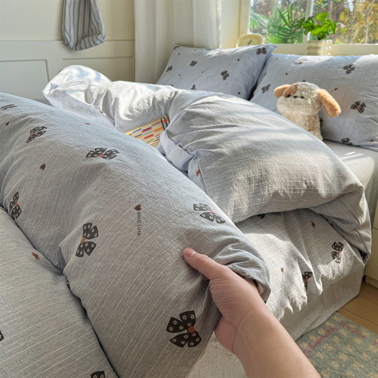 91家纺网 家纺一手货源 找家纺 盛秋家纺 2026春夏新款亲肤舒适色织四件套-洛基系列 好运结+牛仔蓝