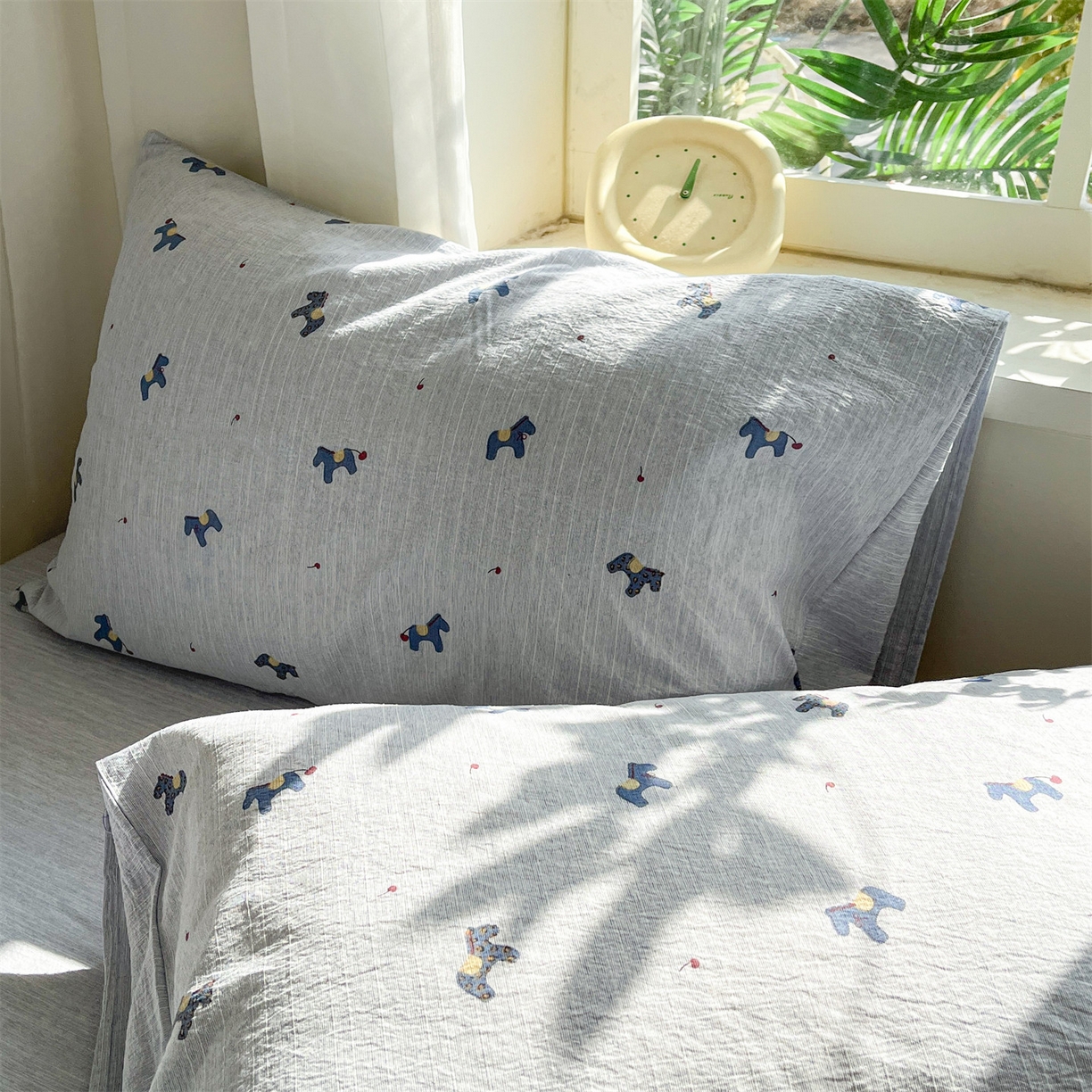 91家纺网 家纺一手货源 找家纺 盛秋家纺 2026春夏新款亲肤舒适色织四件套-洛基系列 宝丽+牛奶蓝