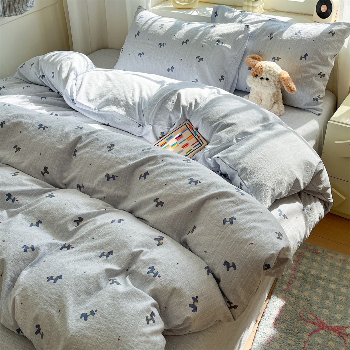 91家纺网 家纺一手货源 找家纺 盛秋家纺 2026春夏新款亲肤舒适色织四件套-洛基系列 宝丽+牛奶蓝