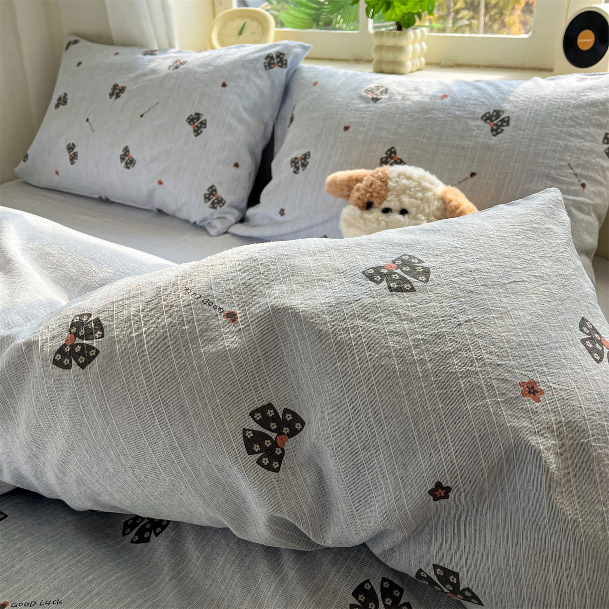 91家纺网 家纺一手货源 找家纺 盛秋家纺 2026春夏新款亲肤舒适色织四件套-洛基系列 好运结+牛仔蓝