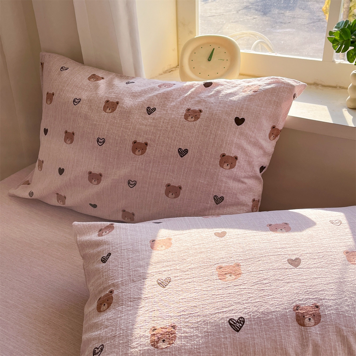 91家纺网 家纺一手货源 找家纺 盛秋家纺 2026春夏新款亲肤舒适色织四件套-洛基系列 邦尼熊+玫瑰粉