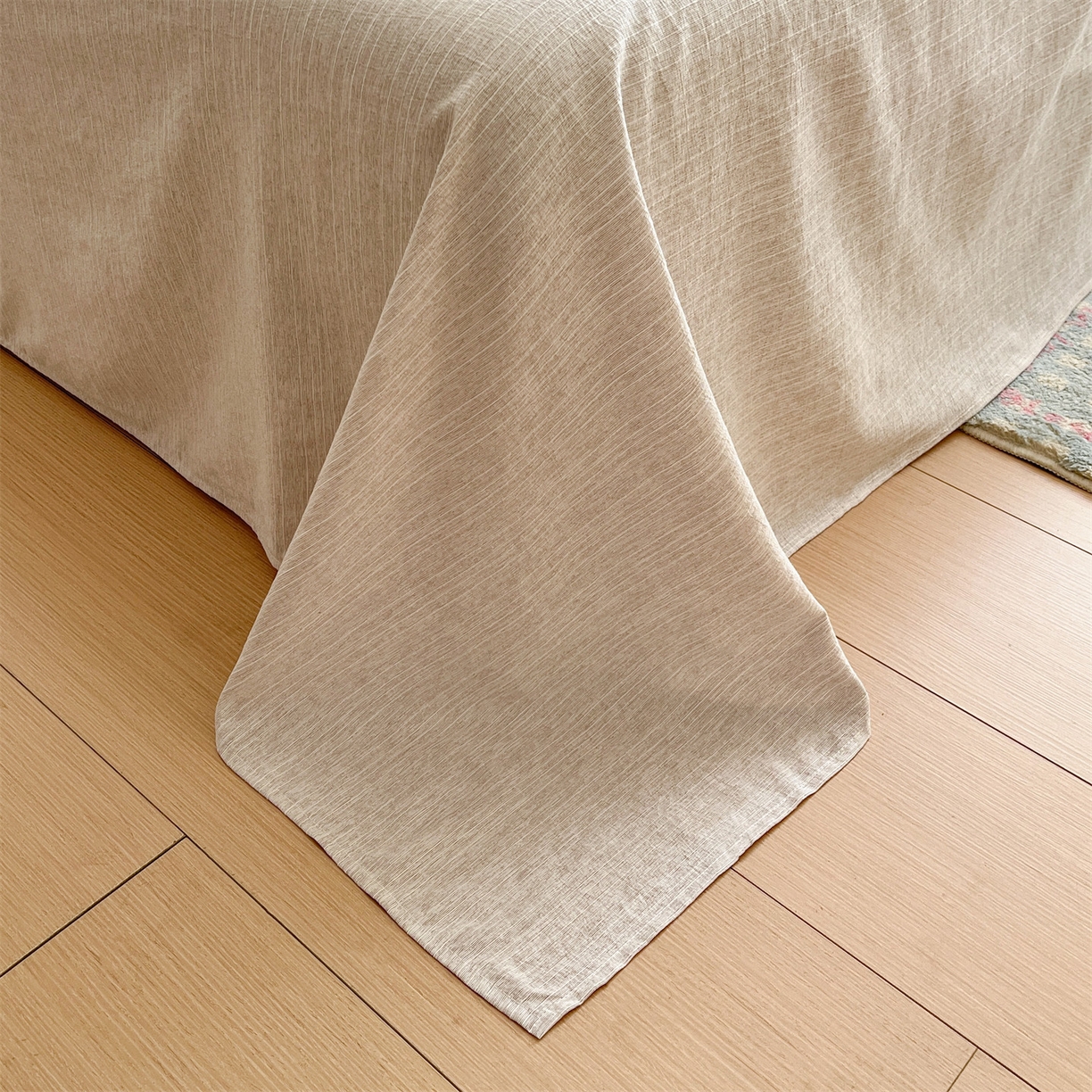 91家纺网 家纺一手货源 找家纺 盛秋家纺 2026春夏新款亲肤舒适色织四件套-洛基系列 肖恩+烟茶色