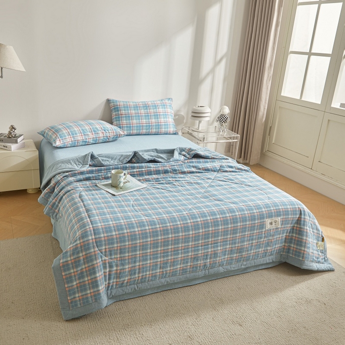 91家纺网 家纺一手货源 找家纺 爱屋及屋 2026新款无印风新疆棉花夏被夏凉被被子被芯 格韵蓝