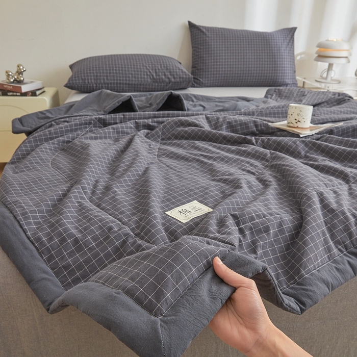 91家纺网 家纺一手货源 找家纺 爱屋及屋 2026新款无印风新疆棉花夏被夏凉被被子被芯 黑小格