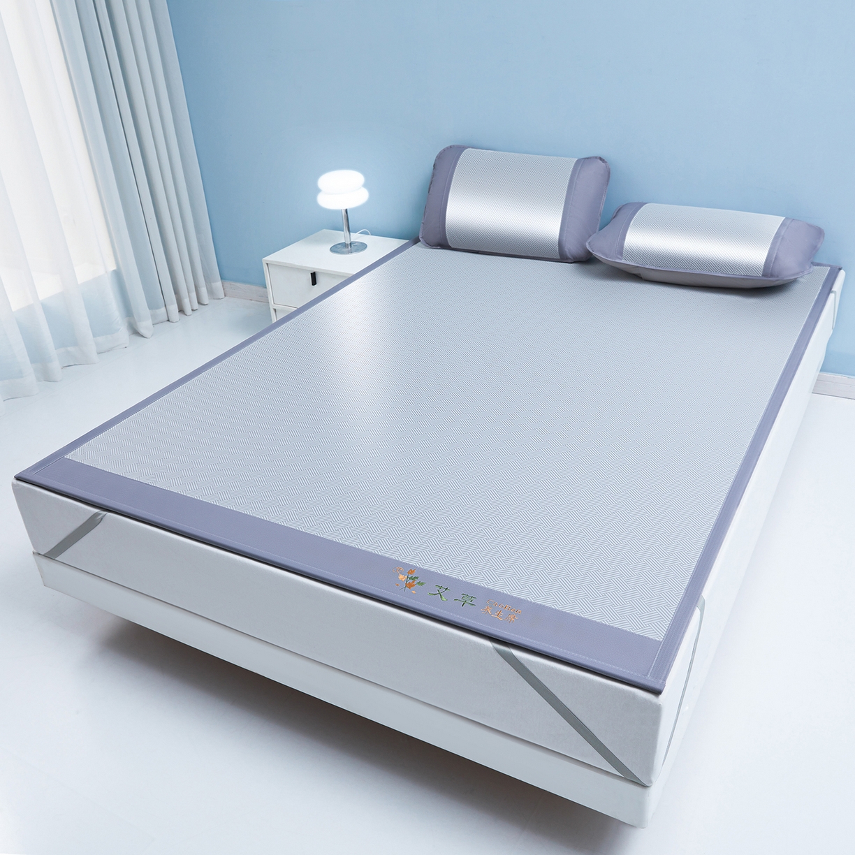 91家纺网 家纺一手货源 找家纺 席都凉席工厂店 2026新款可机洗水洗艾草凉感冰丝高精密碳光软席饼干花三件套 饼干花-灰色