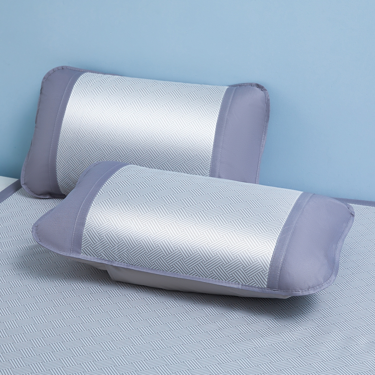 91家纺网 家纺一手货源 找家纺 席都凉席工厂店 2026新款可机洗水洗艾草凉感冰丝高精密碳光软席饼干花三件套 饼干花-灰色