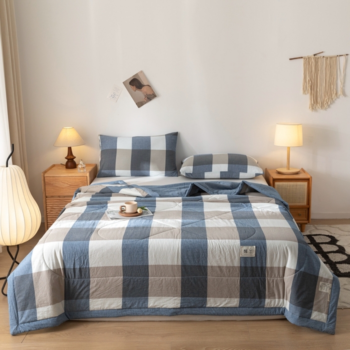 91家纺网 家纺一手货源 找家纺 爱屋及屋 2026新款无印风新疆棉花夏被夏凉被被子被芯 蓝咖大格