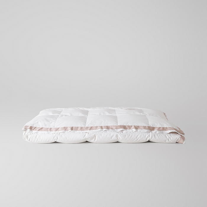 91家纺网 家纺一手货源 找家纺 （总）岚司羽 2026新款95%白鸭绒可水洗羽绒夏被