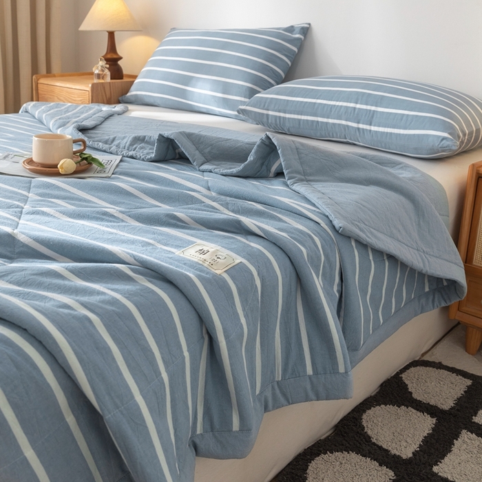 91家纺网 家纺一手货源 找家纺 爱屋及屋 2026新款无印风新疆棉花夏被夏凉被被子被芯 蓝条纹