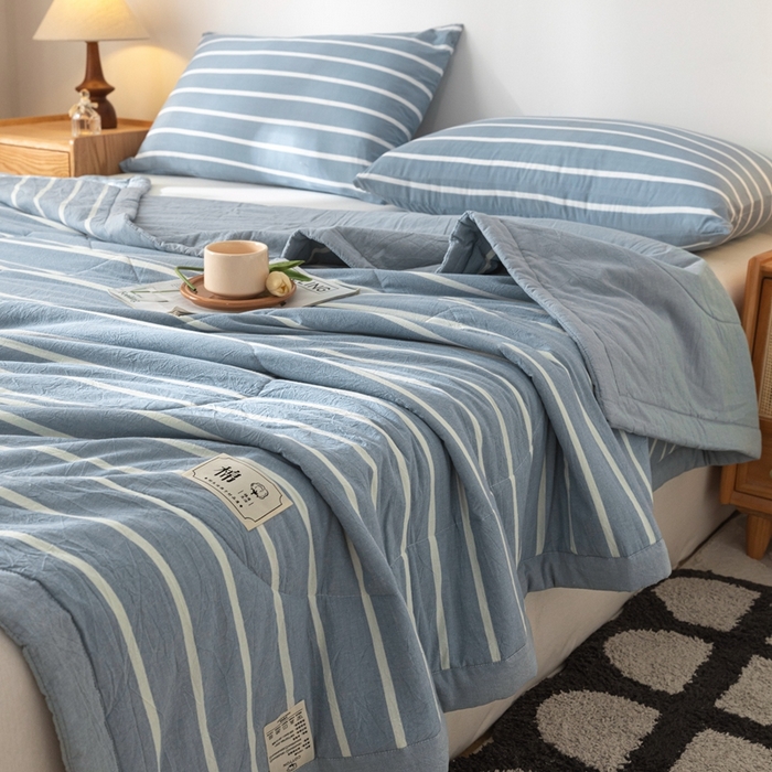 91家纺网 家纺一手货源 找家纺 爱屋及屋 2026新款无印风新疆棉花夏被夏凉被被子被芯 蓝条纹