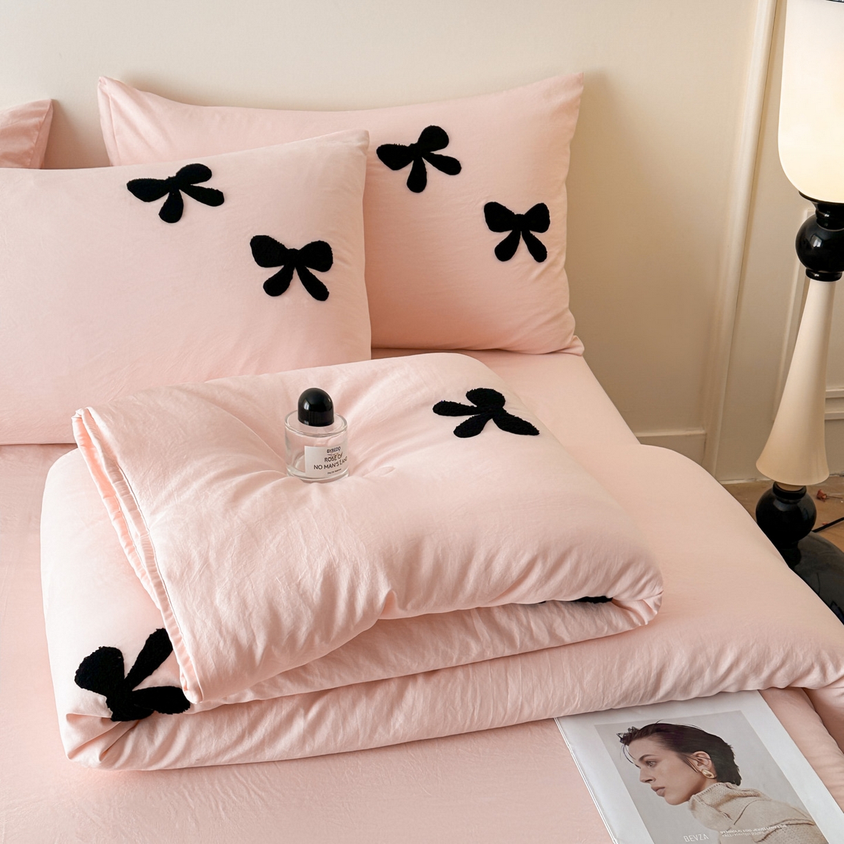 91家纺网 家纺一手货源 找家纺 遇见家居生活馆 2026新款水洗棉毛巾绣夏被四件套-艾拉 艾拉-蝴蝶结嫩粉
