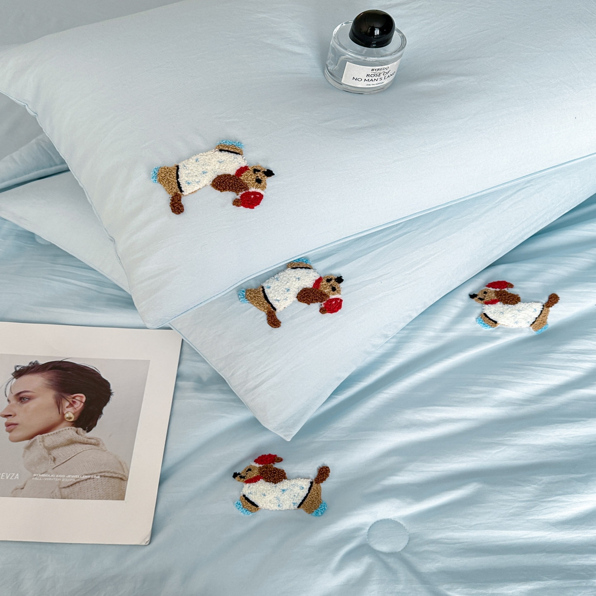 91家纺网 家纺一手货源 找家纺 遇见家居生活馆 2026新款水洗棉毛巾绣夏被四件套-艾拉 艾拉-小狗飘蓝