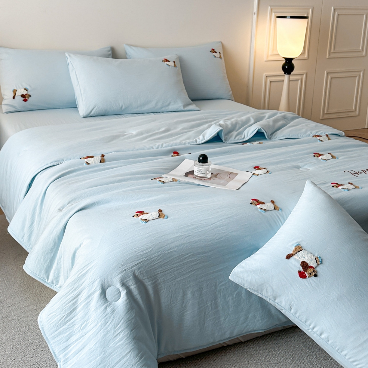 遇见家居生活馆 2026新款水洗棉毛巾绣夏被四件套-艾拉 艾拉-小狗飘蓝