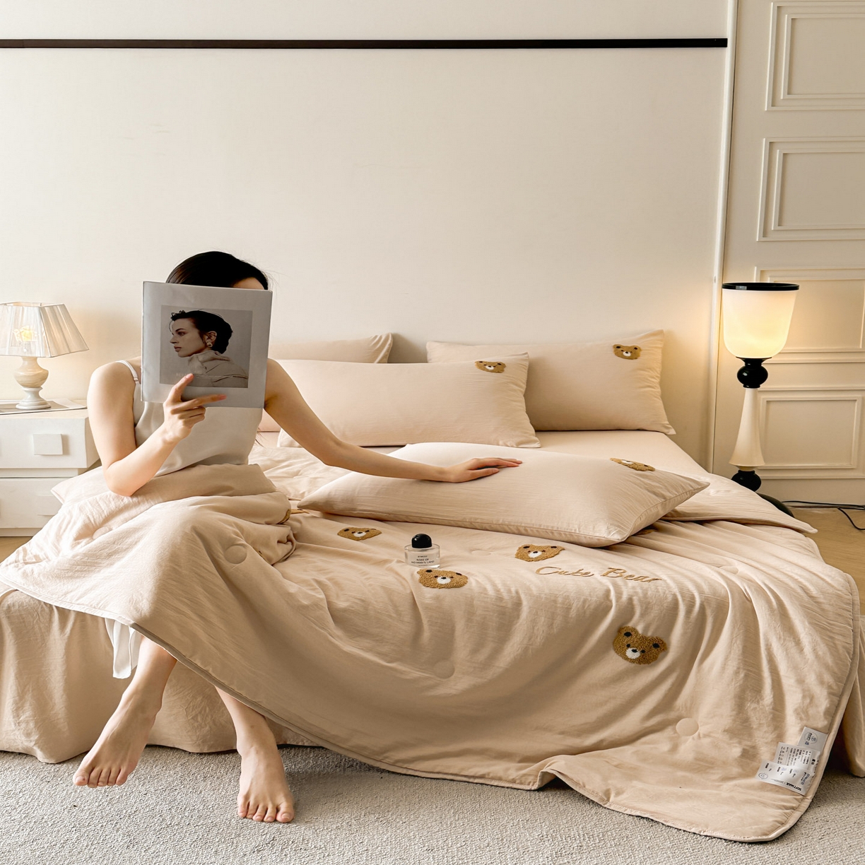 91家纺网 家纺一手货源 找家纺 遇见家居生活馆 2026新款水洗棉毛巾绣夏被四件套-艾拉 艾拉-小熊香槟