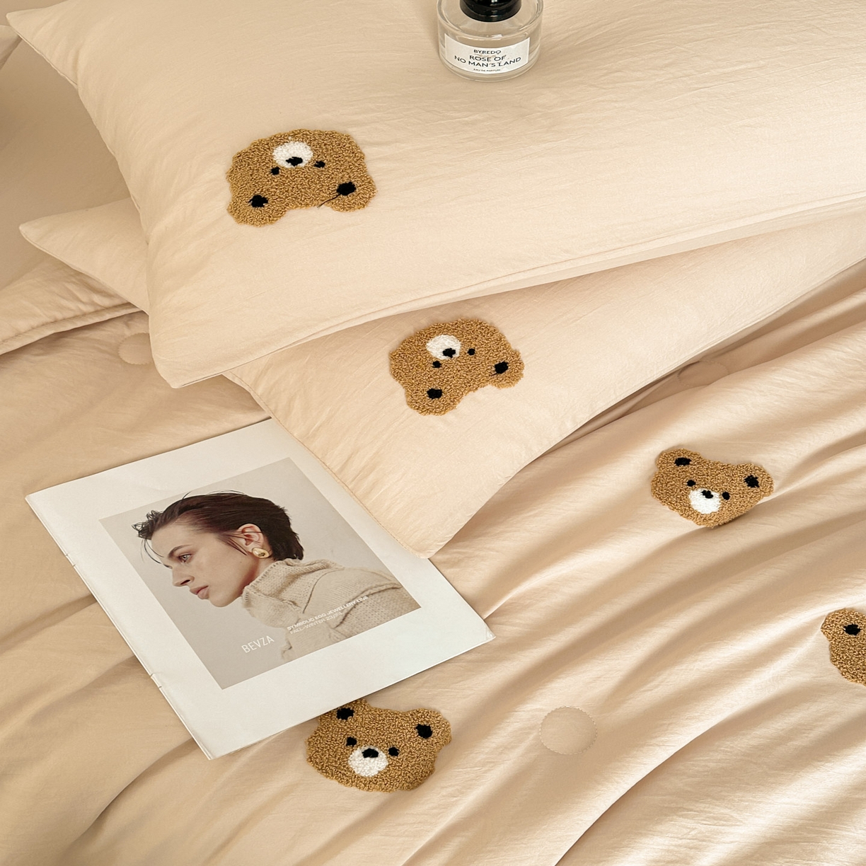 91家纺网 家纺一手货源 找家纺 遇见家居生活馆 2026新款水洗棉毛巾绣夏被四件套-艾拉 艾拉-小熊香槟