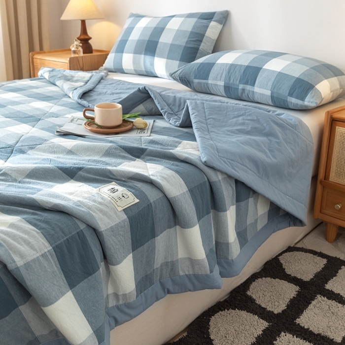 91家纺网 家纺一手货源 找家纺 爱屋及屋 2026新款无印风新疆棉花夏被夏凉被被子被芯 蓝中格