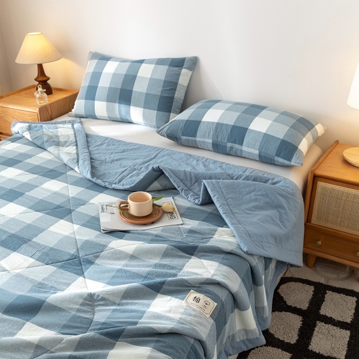 91家纺网 家纺一手货源 找家纺 爱屋及屋 2026新款无印风新疆棉花夏被夏凉被被子被芯 蓝中格