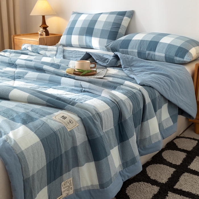 91家纺网 家纺一手货源 找家纺 爱屋及屋 2026新款无印风新疆棉花夏被夏凉被被子被芯 蓝中格