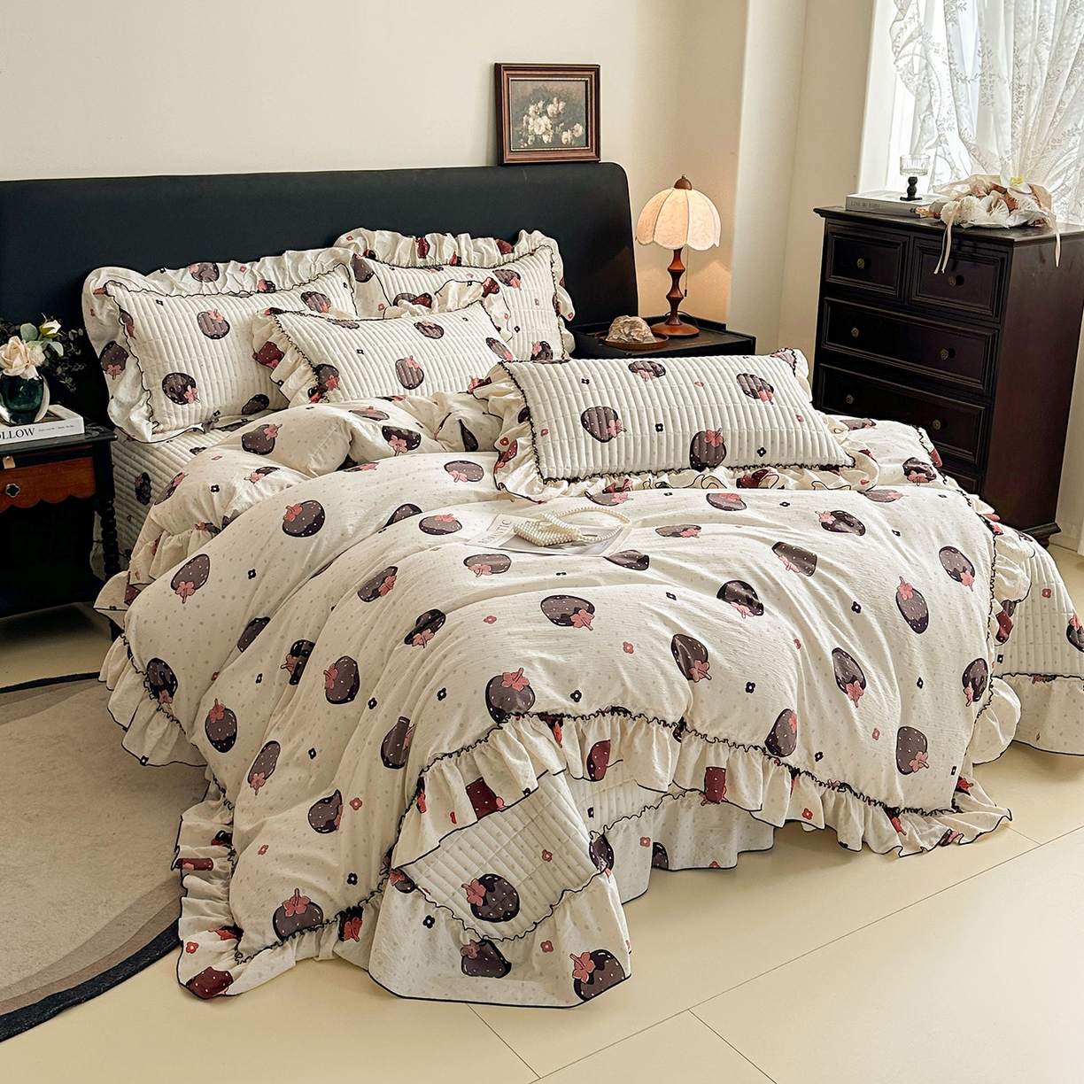 91家纺网 家纺一手货源 找家纺 眠势力 2026新款双层纱花边床盖四件套加厚夹棉云感皱皱纱大花边床单套件赫本风 乌梅子酱