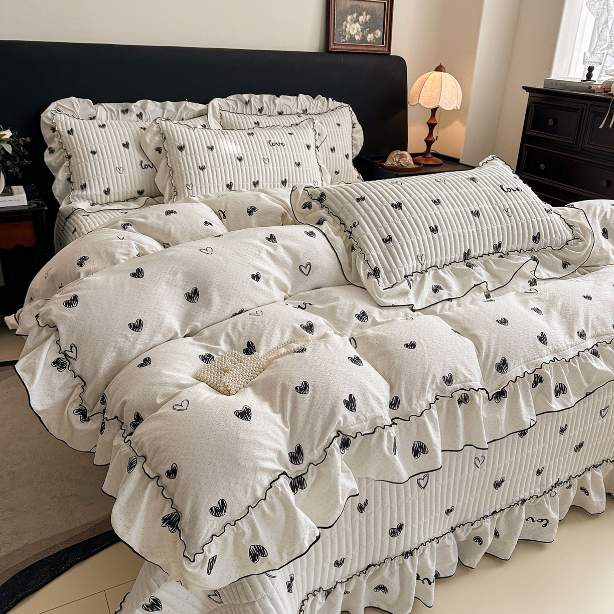 91家纺网 家纺一手货源 找家纺 眠势力 2026新款双层纱花边床盖四件套加厚夹棉云感皱皱纱大花边床单套件赫本风 心语告白