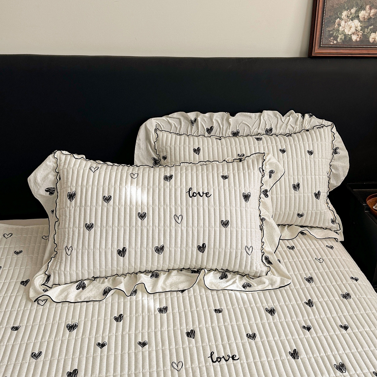 91家纺网 家纺一手货源 找家纺 眠势力 2026新款双层纱花边床盖四件套加厚夹棉云感皱皱纱大花边床单套件赫本风 心语告白