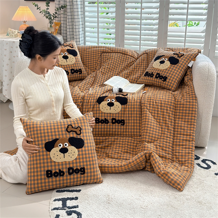 91家纺网 家纺一手货源 找家纺 （总）宝马家纺  2026年新款色织全棉毛巾绣抱枕被系列