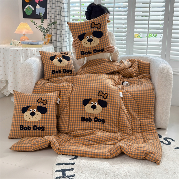 91家纺网 家纺一手货源 找家纺 （总）宝马家纺  2026年新款色织全棉毛巾绣抱枕被系列