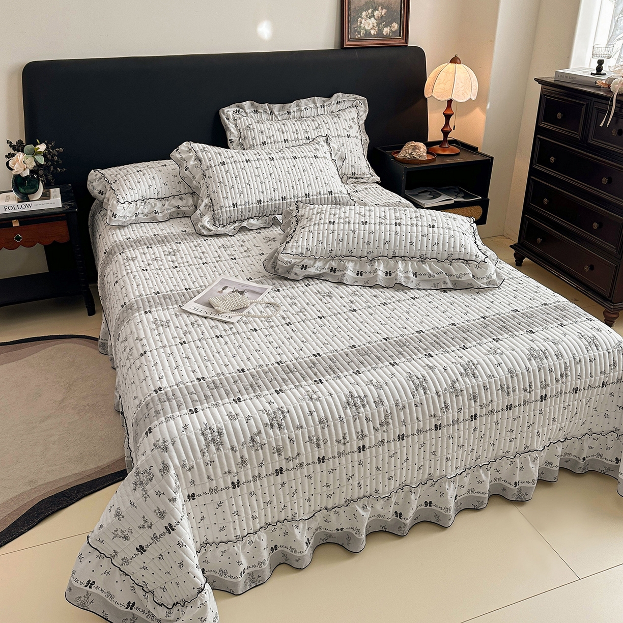 91家纺网 家纺一手货源 找家纺 眠势力 2026新款双层纱花边床盖单件加厚夹棉云感皱皱纱大花边床单三件套赫本风 水墨蔷薇