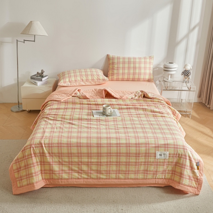 91家纺网 家纺一手货源 找家纺 爱屋及屋 2026新款无印风新疆棉花夏被夏凉被被子被芯 柠檬粉格