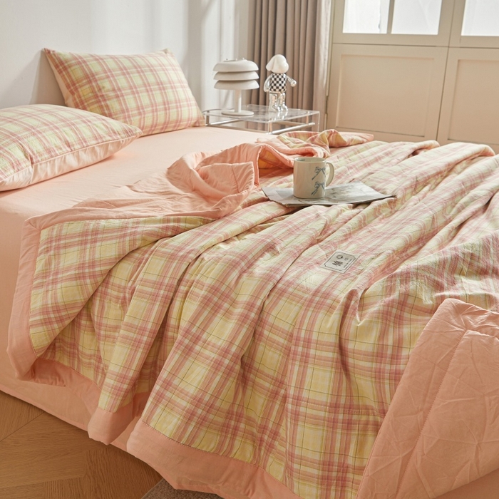 91家纺网 家纺一手货源 找家纺 爱屋及屋 2026新款无印风新疆棉花夏被夏凉被被子被芯 柠檬粉格