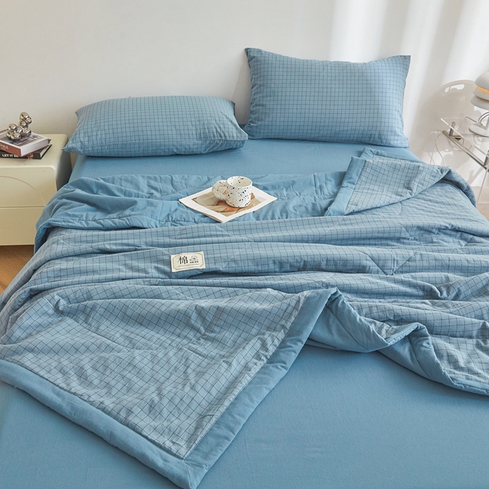 91家纺网 家纺一手货源 找家纺 爱屋及屋 2026新款无印风新疆棉花夏被夏凉被被子被芯 雾蓝格