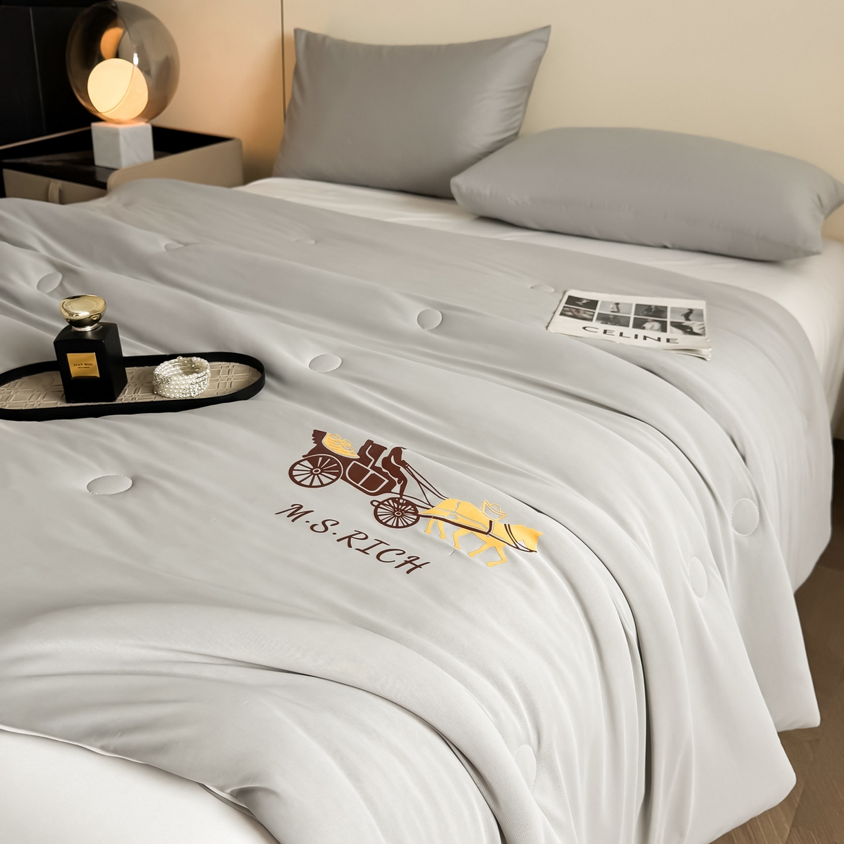 91家纺网 家纺一手货源 找家纺 遇见家居生活馆 2026新款凉感丝夏被夏凉被空调被-夏沫 夏沫-山灰小马