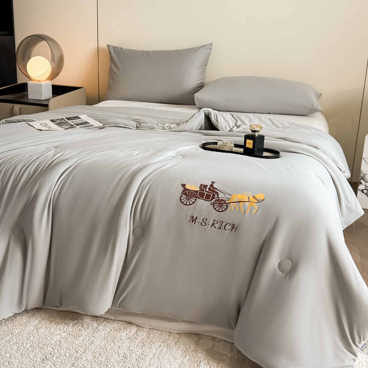 91家纺网 家纺一手货源 找家纺 遇见家居生活馆 2026新款凉感丝夏被夏凉被空调被-夏沫 夏沫-山灰小马