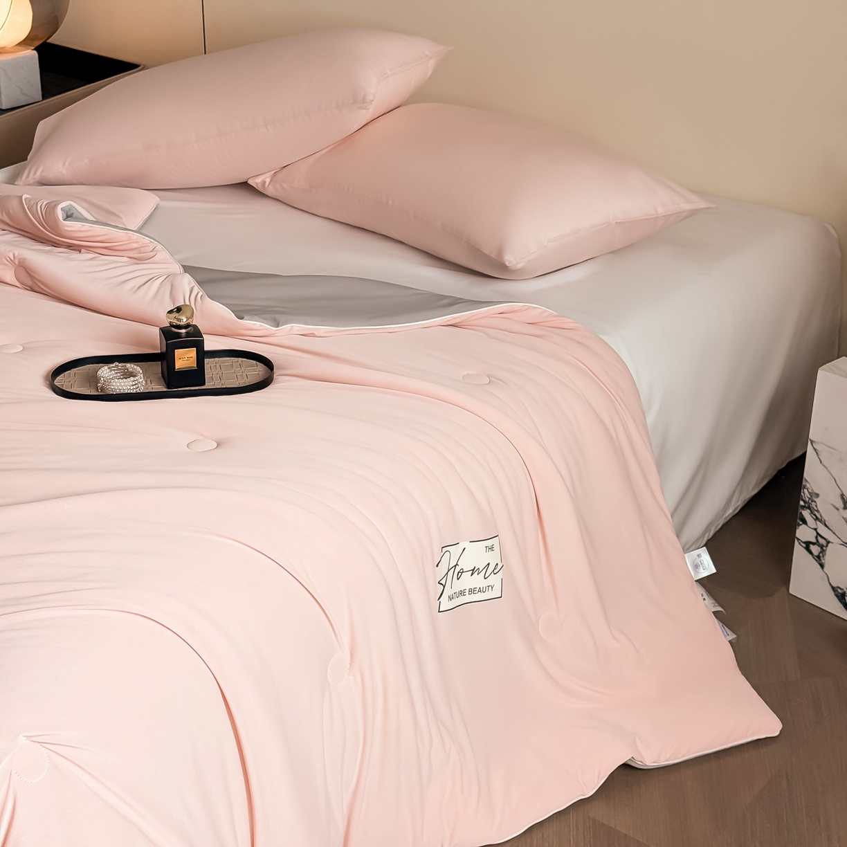 91家纺网 家纺一手货源 找家纺 遇见家居生活馆 2026新款凉感丝夏被夏凉被空调被-夏沫 夏沫-嫩粉压花