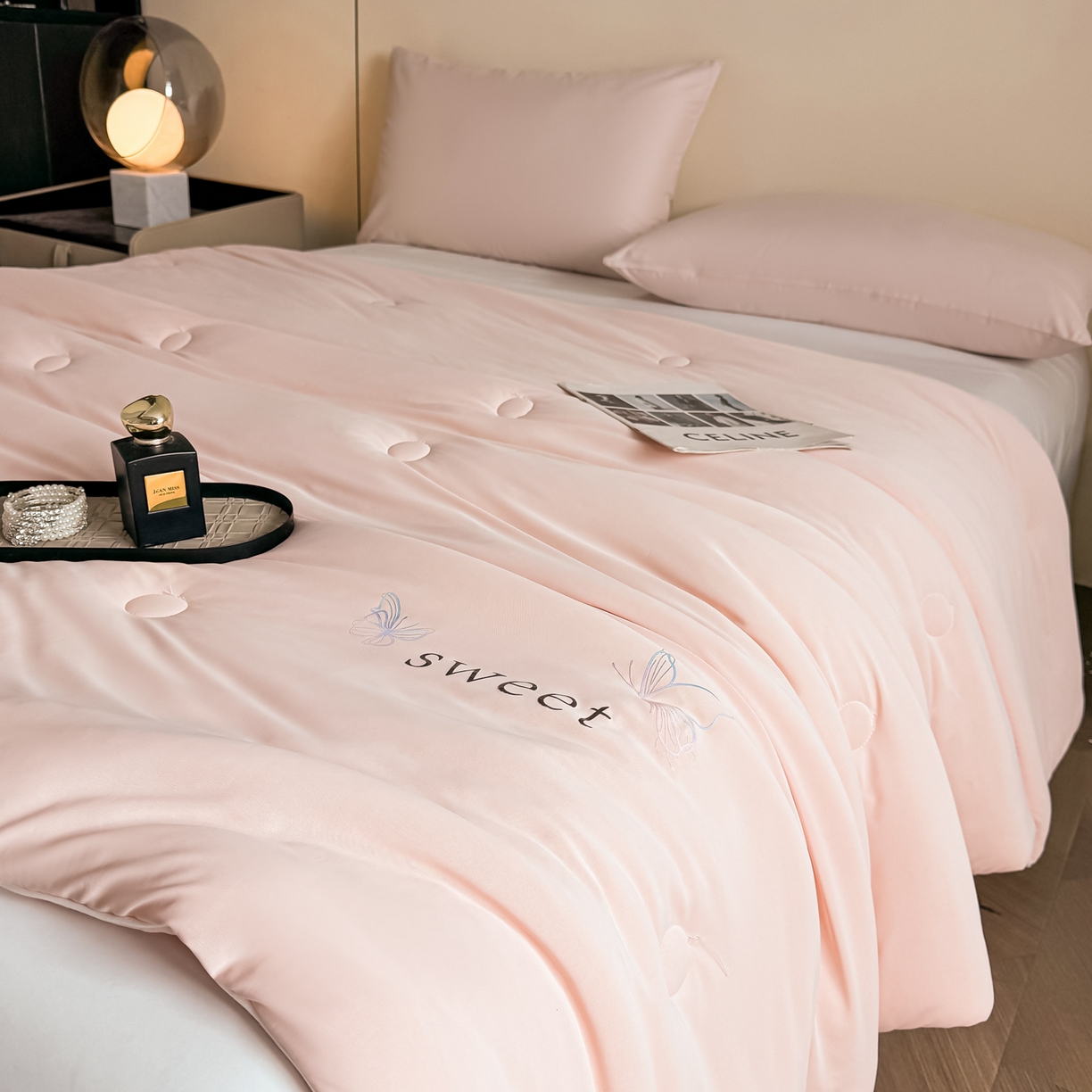 91家纺网 家纺一手货源 找家纺 遇见家居生活馆 2026新款凉感丝夏被夏凉被空调被-夏沫 夏沫-嫩粉蝴蝶