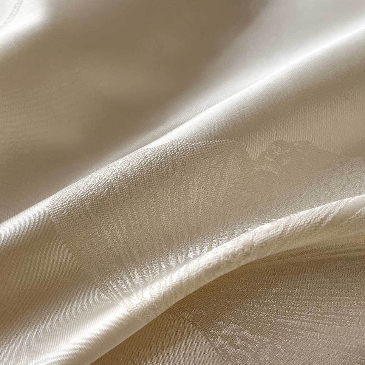 91家纺网 家纺一手货源 找家纺 置顶家纺 2026新款栀夏银杏叶亲肤提花刺绣四件套 栀夏-奶昔白