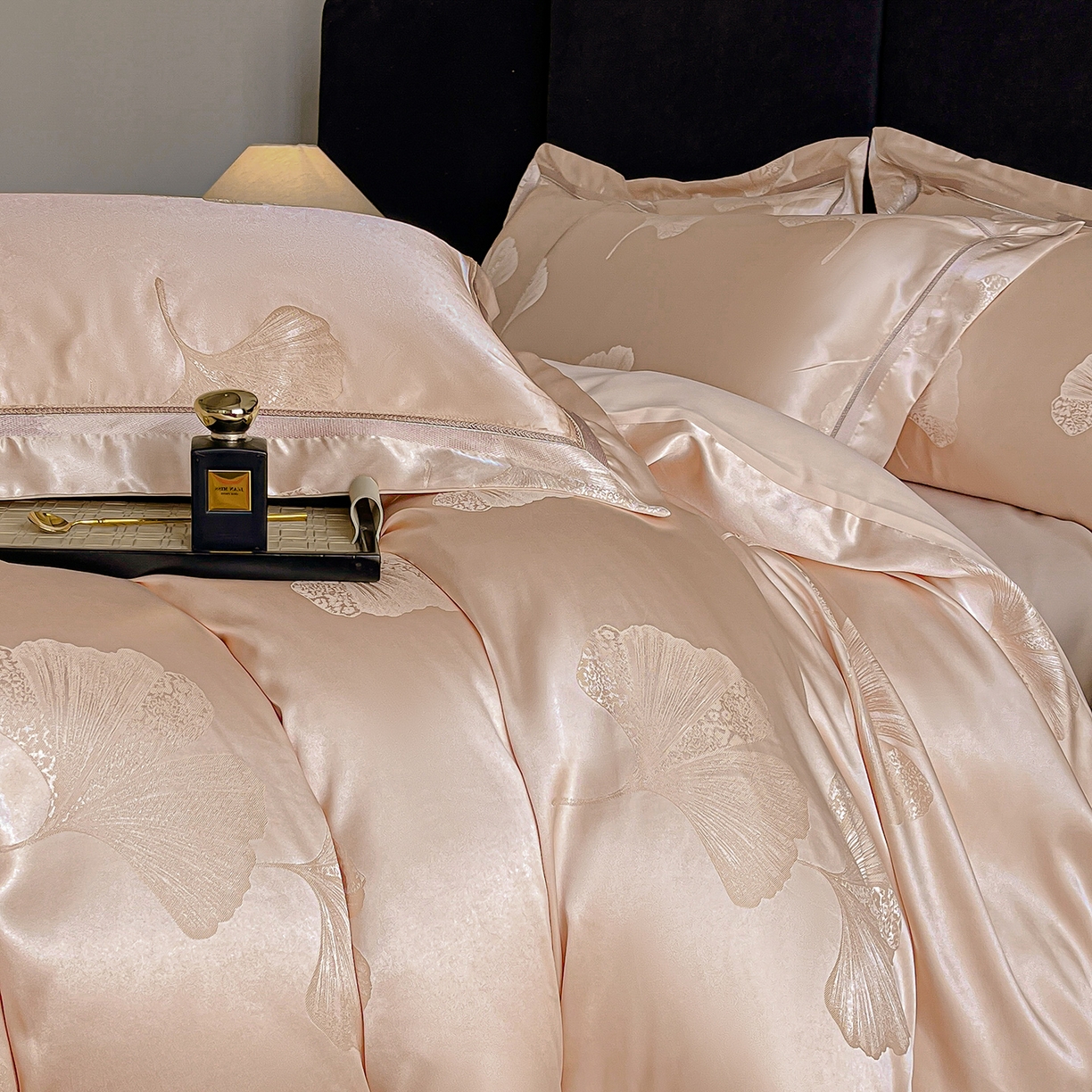 91家纺网 家纺一手货源 找家纺 置顶家纺 2026新款栀夏银杏叶亲肤提花刺绣四件套 栀夏-粉玉