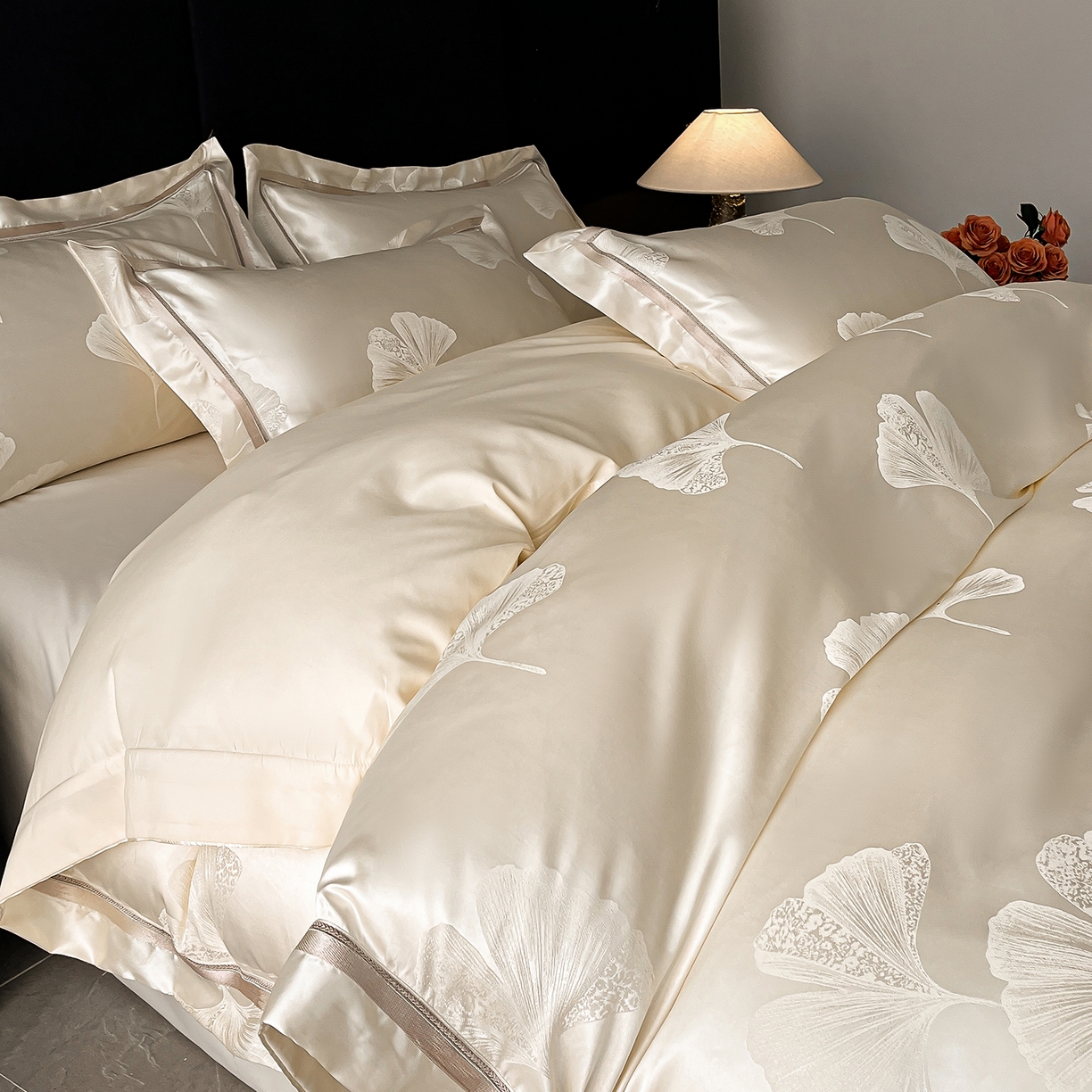 91家纺网 家纺一手货源 找家纺 置顶家纺 2026新款栀夏银杏叶亲肤提花刺绣四件套 栀夏-奶昔白