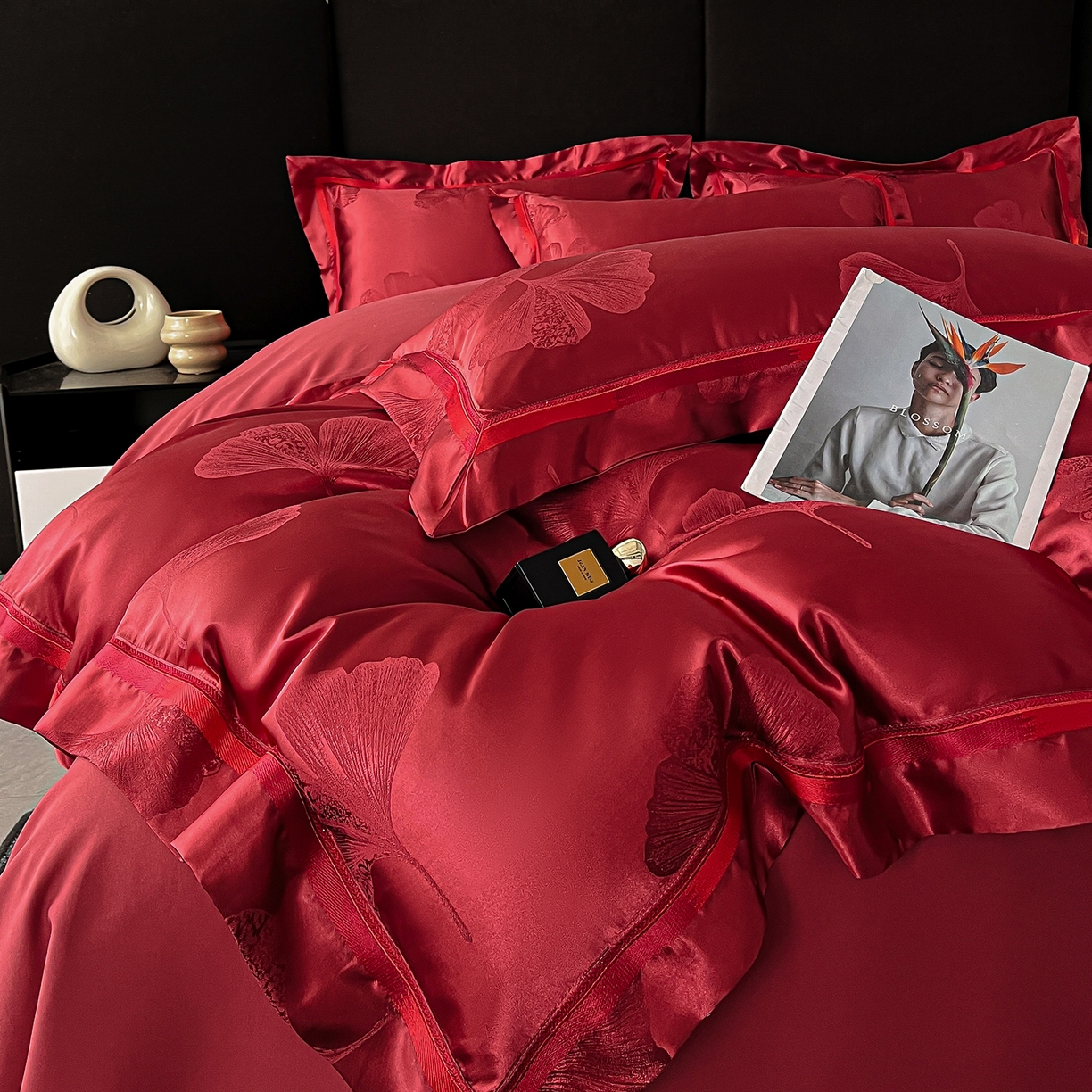 91家纺网 家纺一手货源 找家纺 置顶家纺 2026新款栀夏银杏叶亲肤提花刺绣四件套 栀夏-酒红