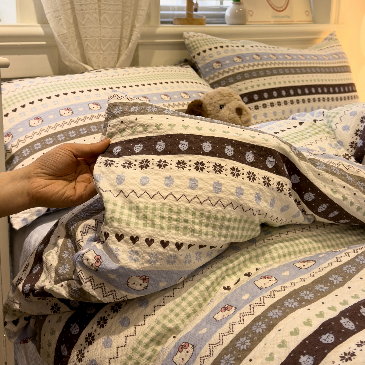 91家纺网 家纺一手货源 找家纺 老K (原美阁） 2026新款费尔岛泡芙棉四件套简约款单被套四件套 甜心凯特猫-蓝