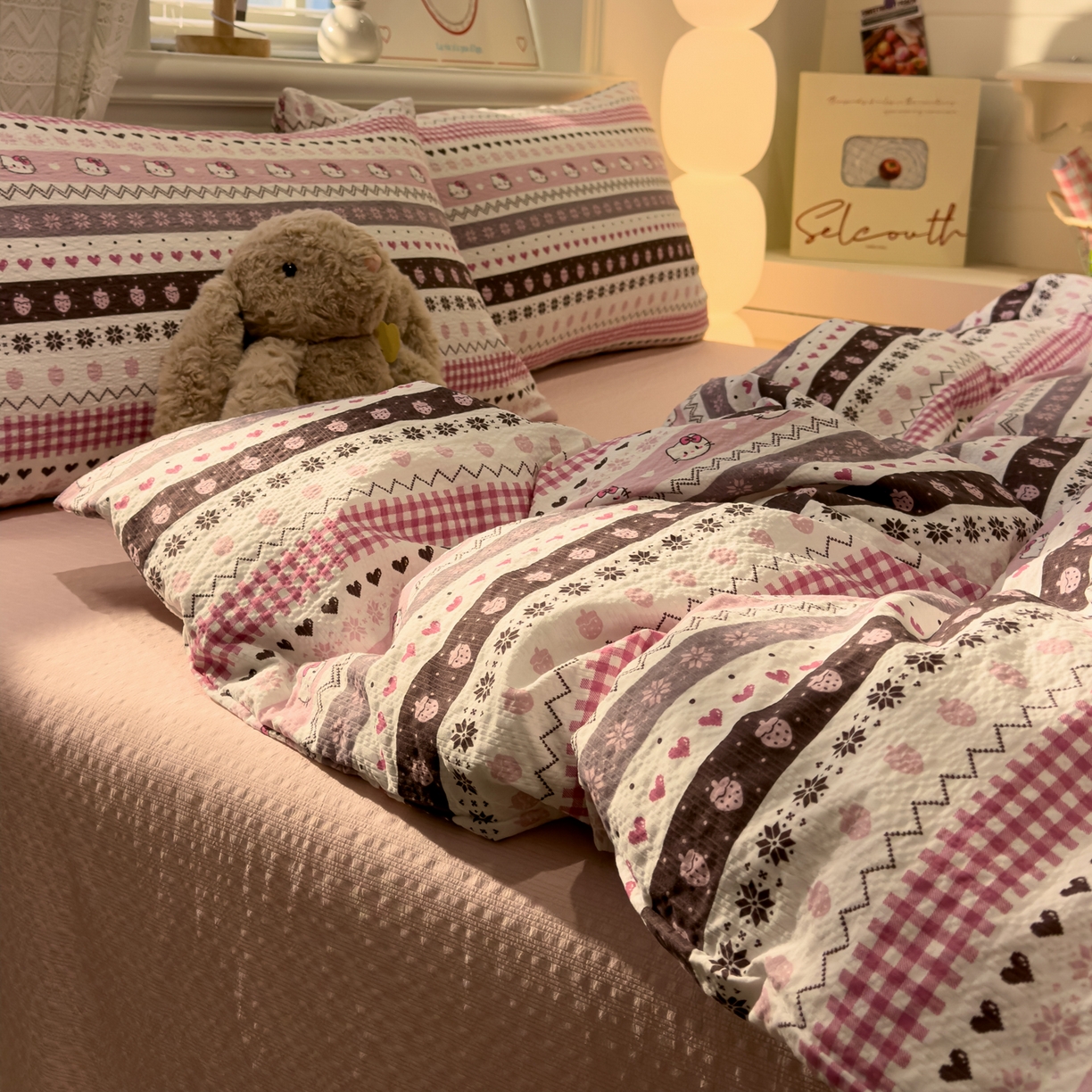 91家纺网 家纺一手货源 找家纺 老K (原美阁） 2026新款费尔岛泡芙棉四件套简约款单被套四件套 甜心凯特粉