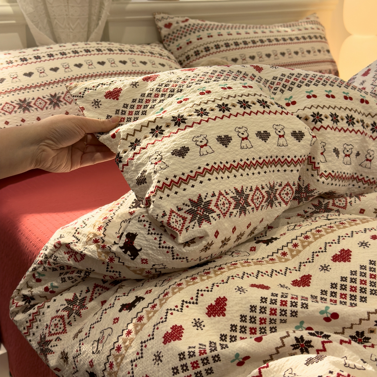 91家纺网 家纺一手货源 找家纺 老K (原美阁） 2026新款费尔岛泡芙棉四件套简约款单被套四件套 圣诞小狗