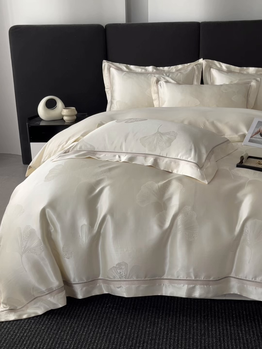 91家纺网 家纺一手货源 找家纺 置顶家纺 2026新款栀夏银杏叶亲肤提花刺绣四件套 栀夏-奶昔白